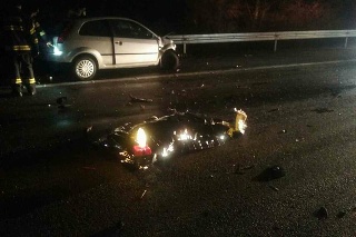 Smrteľná nehoda sa stala v prvých hodinách Nového roku 2018 na diaľnici D1 v Trnavskom kraji.