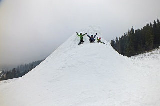 V Slovenskom raji sa deti na snehu môžu poriadne vyšantiť.
