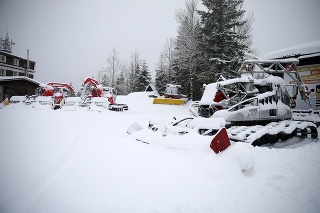 Lyžiarske stredisko v Demänovskej Doline zasiahla v noci z nedele na pondelok veterná kalamita.