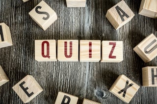 Wooden Blocks with the text: Quiz