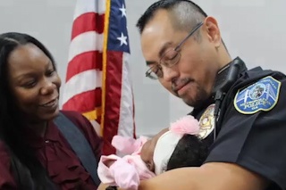Len 29-dňové bábätko prestalo dýchať: Hrdinský čin policajta zachránil Belle život!