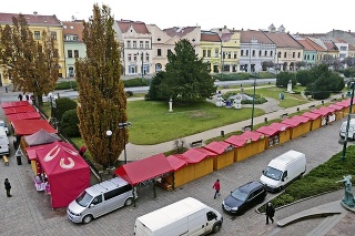 Vianočné trhy sa konajú na Hlavnej ulici v Prešove.
