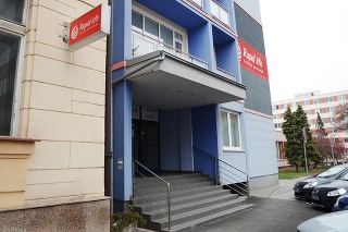 Ústredie životnej poisťovne sídli v tejto budove v Košiciach. Ďalej ako do klientskeho centra, ktoré naďalej funguje, sa však cez SBS nedostanete.