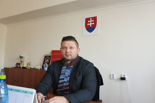 Prednosta okresného úradu Michal Vohar má podozrenie z manipulácie hlasov. 