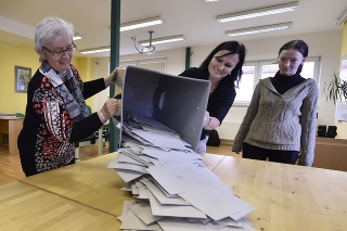 Česi rozhodli v parlamentných voľbách. 