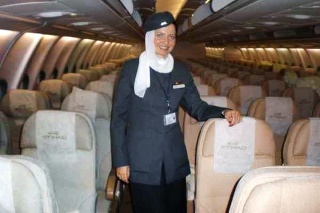 Prepracovala sa až do exotickej aerolinky Etihad Airways.