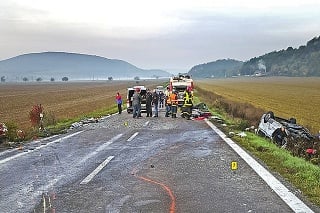 Miesto nešťastia: Pri nehode zasahovali policajti aj hasiči. 