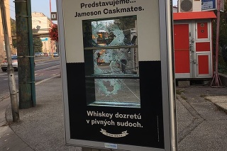 Reklama Jamesonu dlho nevydržala.