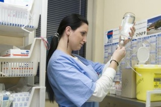 Zdravotné sestry tvrdia, že často pracujú v horúčkach. (ilustračné foto)