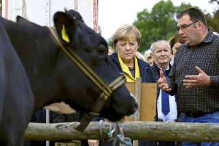 Na farme: Kancelárka zakončila kampaň na malom festivale na juhu Nemecka.