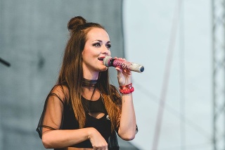 Nika Karch je novou speváčkou švédskej skupiny Rednex.