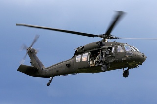 Pri pobreží Jemenu sa zrútil americký vojenský vrtuľník Black Hawk.