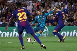 Cristiano Ronaldo (v strede) strelil víťazný gól a stihol dostať aj červenú kartu.