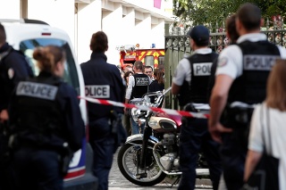Počas drámy v Paríži sa zranilo šesť ľudí.