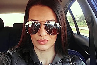 Michaela (25) sa často pochválila selfie fotkami za volantom.