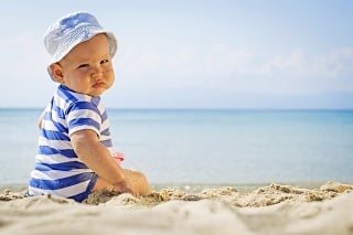 Čo hrozí dieťaťu na dovolenke?