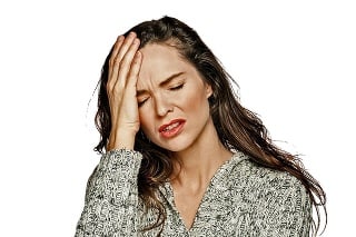 Bolesti hlavy môžu mať príčinu aj v prudkej zmene atmosférického tlaku.