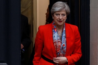 Premiérka Theresa Mayová sa spolieha na pomoc Severných Írov.