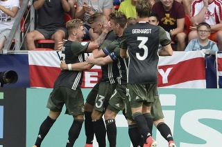 Nemci postúpili po jedenástkovej dráme s Anglickom do finále.