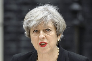  Premiérke Theresa May môže útok pomôcť.