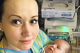 Mamička Kristína (32) verí, že lekári budú mať zázračné ruky.