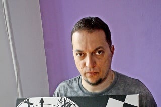 Ján Suchý (42) vystavuje obrazy v Banskej Bystrici.