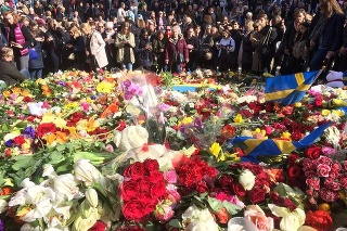 Švédsko si uctilo pamiatku obetí útoku minútou ticha.