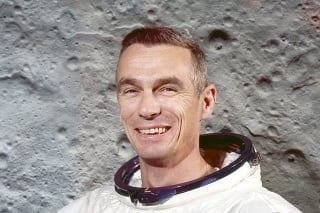 Expedíciu do vesmíru absolvoval trikrát a v kozme strávil až 566 hodín.
