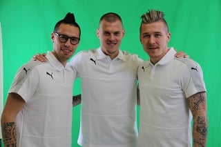 Trojica slovenských reprezentantov pred kamerami RTVS.