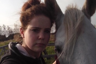 Lauren milovala kone a bola vášnivou jazdkyňou.
