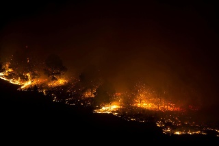 Na ostrove La Palma vypukol mohutný požiar. 