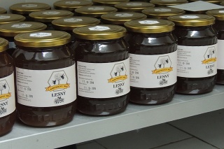 Na snímke Kremnický med, ktorý produkujú Mestské lesy Kremnica.