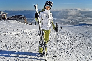 Alexandra (22) si poriadnu snehovú nádielku užila lyžovaním.
