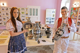 Originálnu keramiku predviedla Lucia (18) s Dominikom (19).