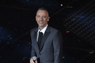 Eros Ramazzotti ako hosť na festivale Sanremo 2016. 