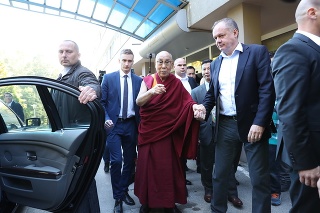 Dalajláma si návštevu Kamzíka pochvaľova pochvaľoval.