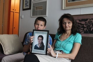 Mama Jana a brat Steve svoju milú Sofie už sedem rokov nevideli inak ako na fotografiách. 