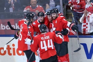 Kanada - Rusko 5:3, domáci idú do finále.