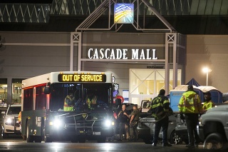 V americkom nákupnom centre došlo k streľbe.