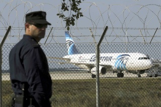 Lietadlo spoločnosti EgyptAir uniesli.