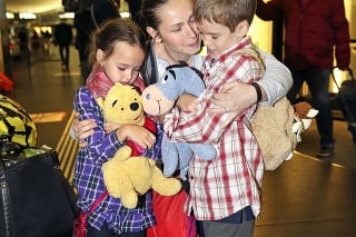 Martina Gajdárová (37) svoje deti na letisku vrúcne objímala v marci minulého roka po dlhých štyroch rokoch.
