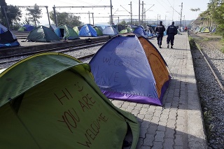Provizórny utečenecký tábor na železničnej stanici pri dedine Idomeni.