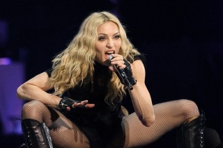 Madonna dokáže provokovať aj v päťdesiatke.