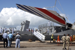 Brazílske námorníctvo našlo ďalší úlomok tragického letu 447 Air France z Rio de Janeiro do Paríža z roku 2009.