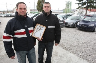 Martin Pešek (38) a Roman Varga (36) tvrdia, že autobazáre sa momentálne pre šrotovné.
