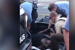obrazok k videu 2612887: Príšerná smrť zasiahla aj Madonnu: Rasistický policajt nechal muža trpieť, bezohľadne ho udusil