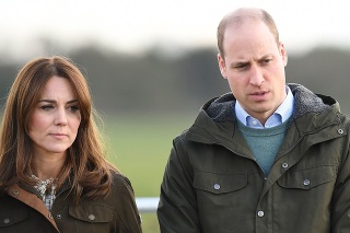 Princ William s manželkou Kate chcú žalovať magazín.