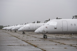 Uzemnené lietadlá na letisku M. R. Štefánika.