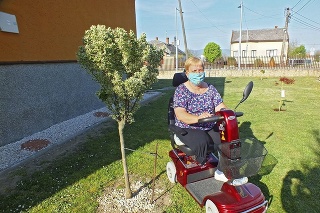 Invalidná dôchodkyňa Helena Huďová (62) v seniorskom čase v michalovskom záhradníctve nenakúpila.