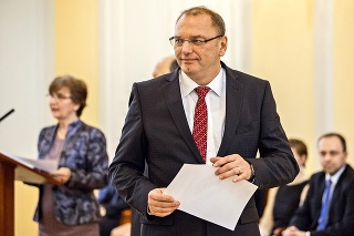 Ľubomír Vážny - Šéfom Sociálnej poisťovne napriek škandálu